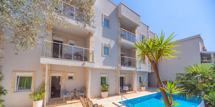 Pohoda pri mori v Čiernej Hore: apartmány kúsok od pláže aj vonkajší bazén