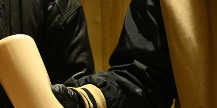 Vianočný punč a klobása z vianočného mestečka U Kemov