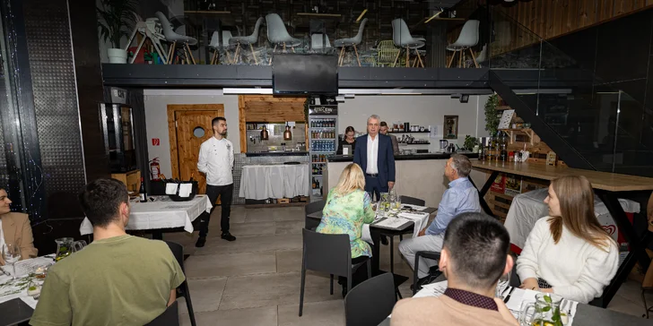 Ochutnávky vína: 10 unikátnych vzoriek s občerstvením aj tombolou