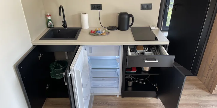 Luxusná chata v kempe na Vysočine: vonkajšia vírivka a výlety po kraji lesov a rybníkov