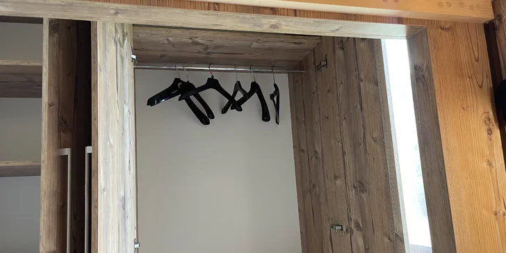 Luxusná chata v kempe na Vysočine: vonkajšia vírivka a výlety po kraji lesov a rybníkov