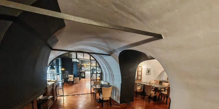 Pobyt v srdci Mikulova v Boutique hoteli Templ: raňajky, degustačné menu s párovaním vín a noc zdarma