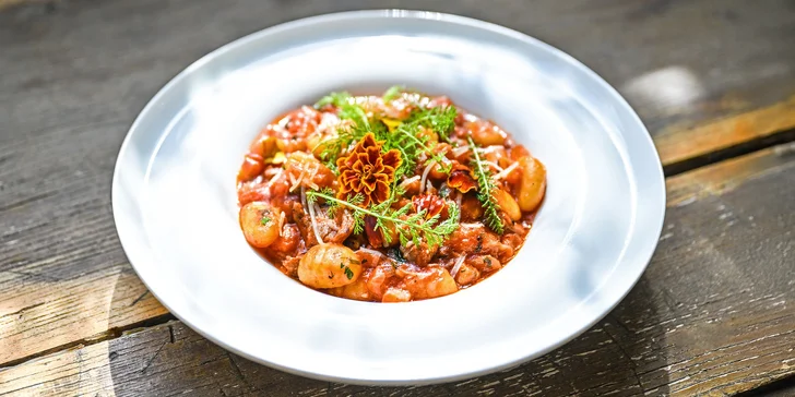 Pobyt v srdci Mikulova v Boutique hoteli Templ: raňajky, degustačné menu s párovaním vín a noc zdarma