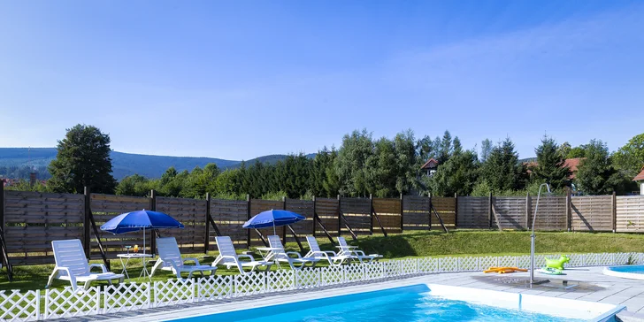 Oddychový pobyt pre dvoch aj rodinu v poľských Jizerkách: polpenzia, neobmedzený wellness