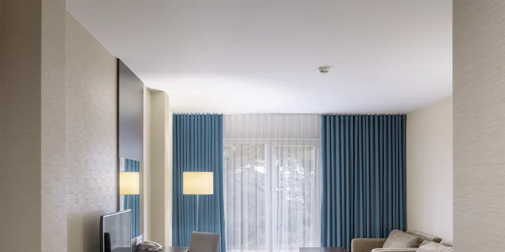 4* hotel pri malebnom poľskom jazere v srdci prírodnej rezervácie: jedlo, wellness