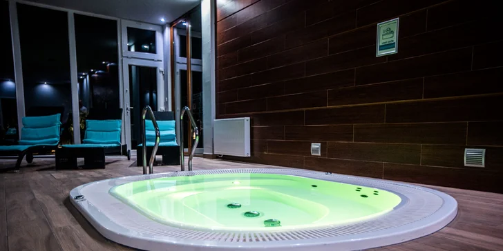 4* hotel pri malebnom poľskom jazere v srdci prírodnej rezervácie: jedlo, wellness