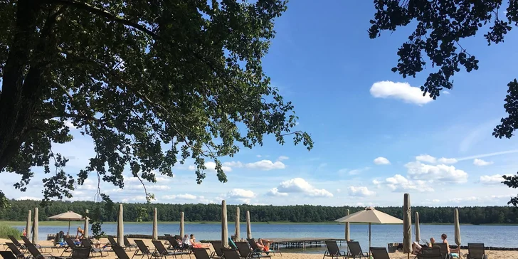 4* hotel pri malebnom poľskom jazere v srdci prírodnej rezervácie: jedlo, wellness