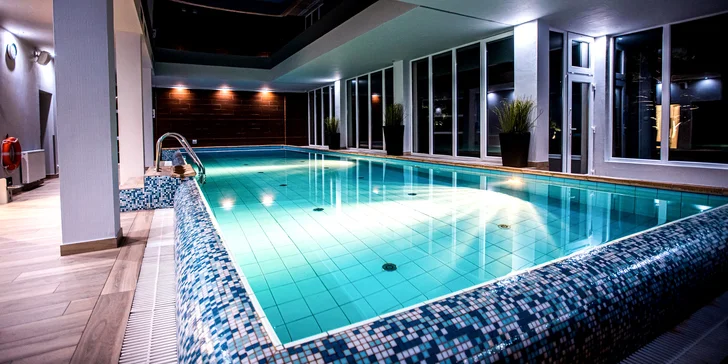 4* hotel pri malebnom poľskom jazere v srdci prírodnej rezervácie: jedlo, wellness