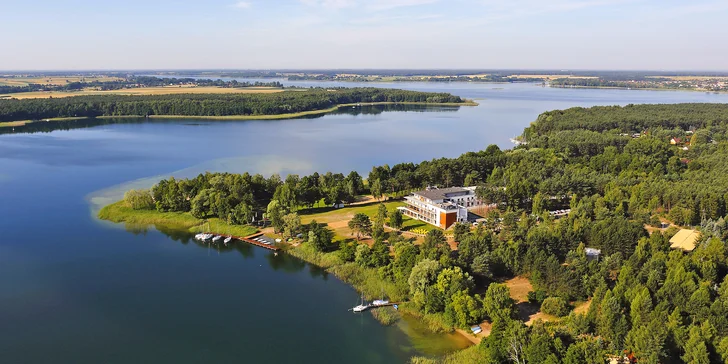 4* hotel pri malebnom poľskom jazere v srdci prírodnej rezervácie: jedlo, wellness