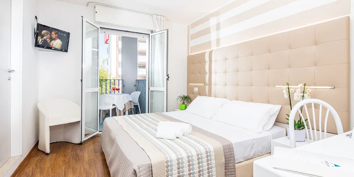 Lignano Sabbiadoro: 4* hotel pri pláži s raňajkami alebo polpenziou, bazén a vírivka