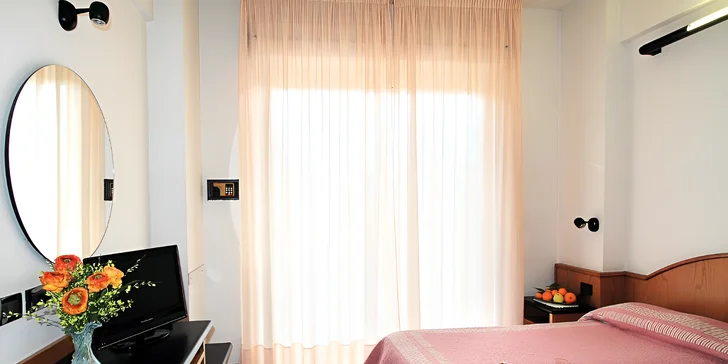 Pohoda v Taliansku: 3* hotel neďaleko pláže v letovisku Alassio, raňajky alebo polpenzia, bazén