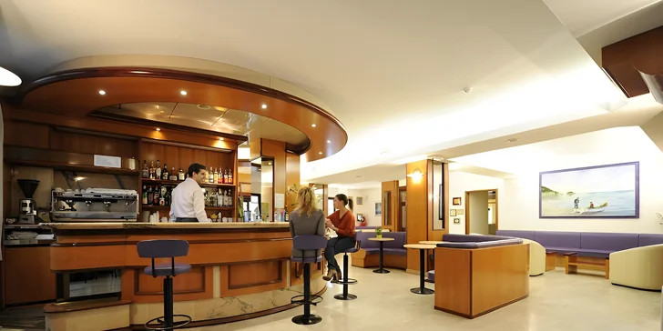 Pohoda v Taliansku: 3* hotel neďaleko pláže v letovisku Alassio, raňajky alebo polpenzia, bazén