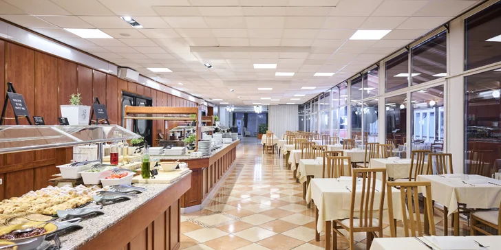 Crikvenica: pobyt v 4* hoteli so stravou, priamo pri pláži