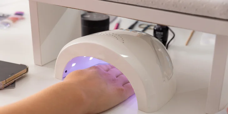 Manikúra s gél lakom, gélové nechty alebo výhodný balíček s gél lakom na ruky aj nohy