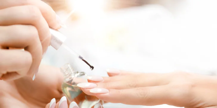Manikúra s gél lakom, gélové nechty alebo výhodný balíček s gél lakom na ruky aj nohy