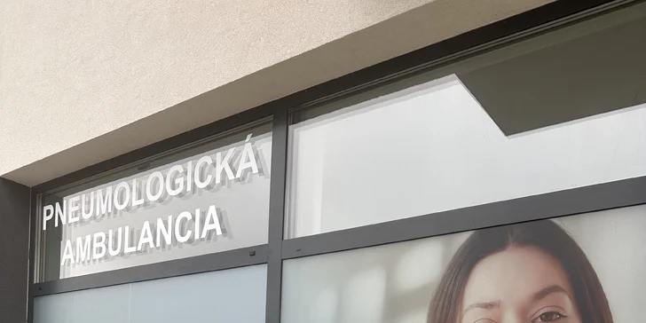 Aplikácia botulotoxínu: vráska hnevu, čelo, kútiky úst a iné