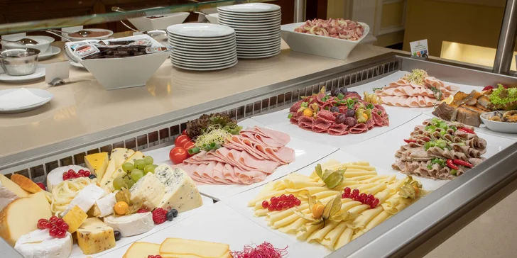 Pobyt v luxusnom 5* hoteli v Karlových Varoch: neobmedzený wellness aj masáže a kúpele