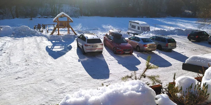 Zimná dovolenka v penzióne pod Tanvaldským Špičákom s raňajkami