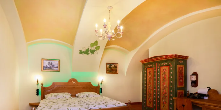 Pobyt v historickom dome na plzenskom námestí: bez jedla alebo s raňajkami, s pivným kúpeľom aj prehliadkou pamiatok