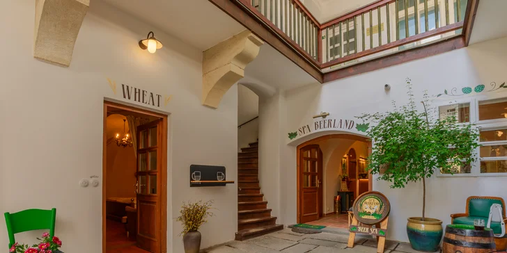 Pobyt v historickom dome na plzenskom námestí: bez jedla alebo s raňajkami, s pivným kúpeľom aj prehliadkou pamiatok