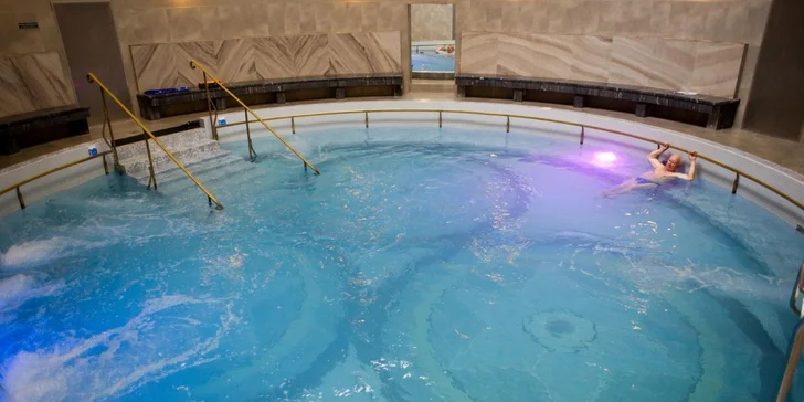 Dovolenka v kúpeľnom meste Jelenia Hora: raňajky aj vstup do bazéna a sauny