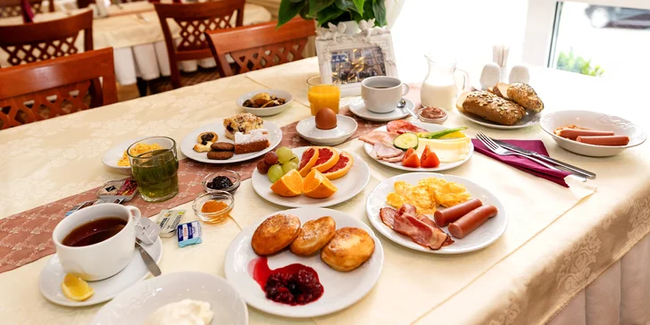 Pobyt v Karlových Varoch s raňajkami alebo polpenziou, neobmedzeným wellness aj masážou