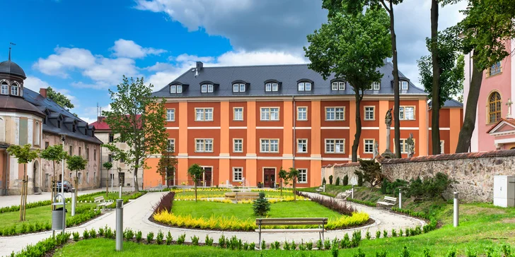 Dovolenka v kúpeľnom meste Jelenia Hora: raňajky aj vstup do bazéna a sauny