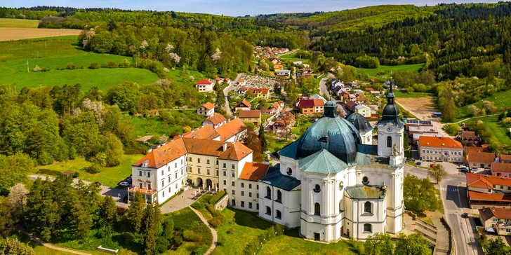 Pobyt na Zámku Křtiny v Moravskom krase: raňajky alebo polpenzia aj romantická večera