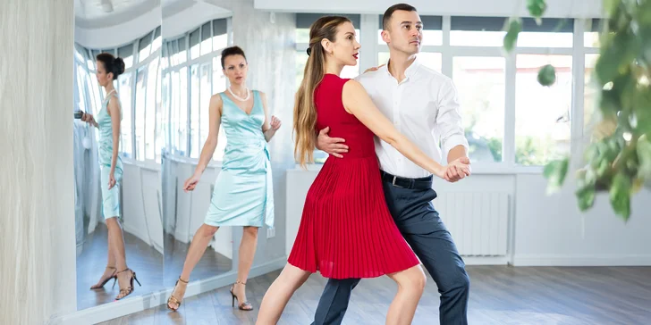 Základný kurz spoločenských tancov pre dospelých v tanečnej škole City Dance