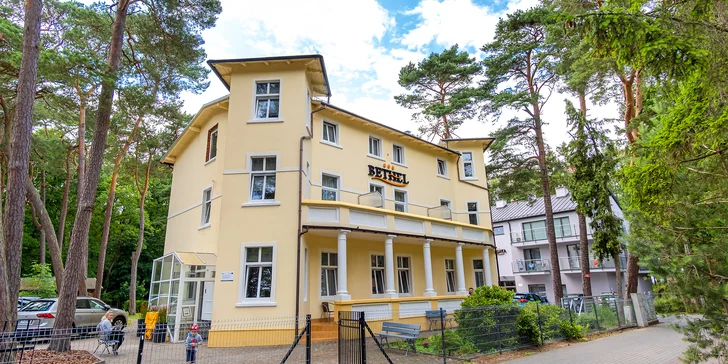 Príjemný hotel priamo pri Balte: strava, sauna a denne hodina v aquaparku