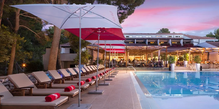 Poreč: pobyt v 4* hoteli so stravou, bazénom a bohatým animačným programom