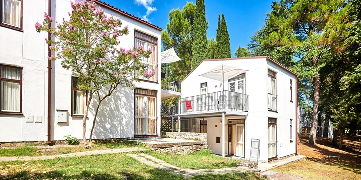 Dovolenka na Istrii: apartmány pre celú rodinu priamo pri pláži, bez stravy alebo s polpenziou