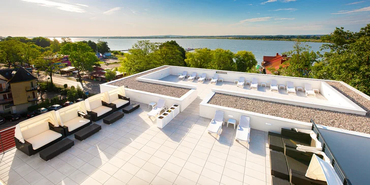 Luxusný pobyt pri Balte a jazere Jamno: hotel s wellness a strešnou terasou, raňajky alebo polpenzia