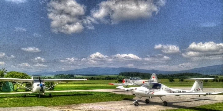 Vzrušujúci let lietadlom CESSNA 150 alebo CESSNA 172. Teraz špeciálne darčekové balíčky!