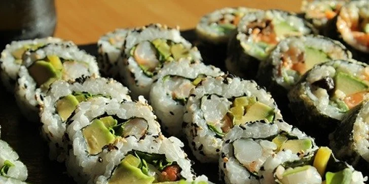 36 ks poctivého sushi z rýb a fľaša Prosecca