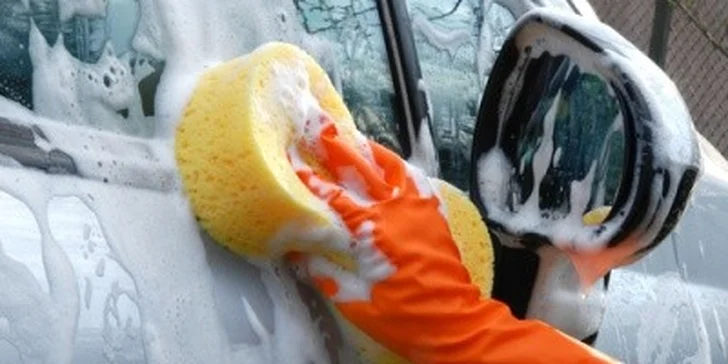 4,90 eur za ručné umytie exteriéru auta. Očistenie karosérie auta od špiny, soli a ďalších nánosov po zime. So zľavou získate klubovú kartu, ktorá vám umožňuje uplatniť túto cenu natrvalo.  Zľava 75 %!