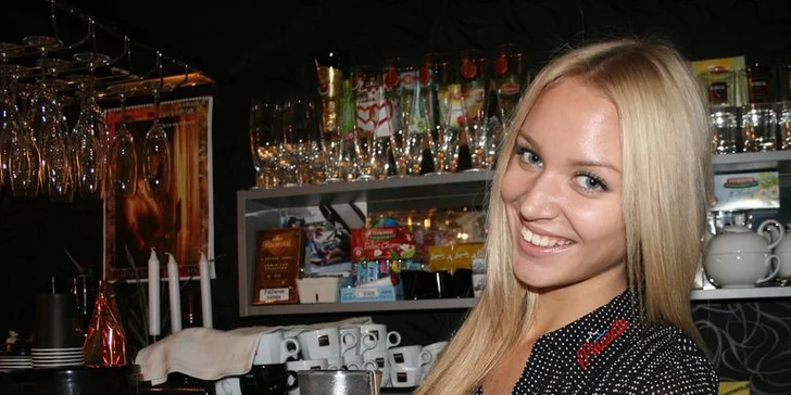 Vynikajúci závin (100 g) a šálka lahodného čaju či kávy Piazza d’Oro Intenso