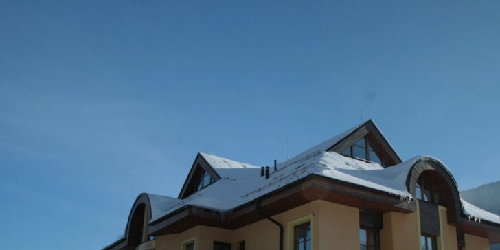 Zimná dovolenka v Hoteli Gavurky*** v Terchovej so skipasmi pre celú rodinu