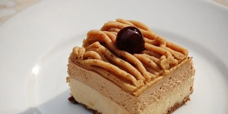 Domáce dezerty v Simo Pastry v centre mesta 