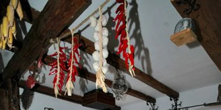 Šťavnatý hovädzí alebo jelení steak s prílohou