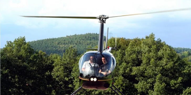 Pilotom vrtuľníka na skúšku. Skvelý darček na Vianoce
