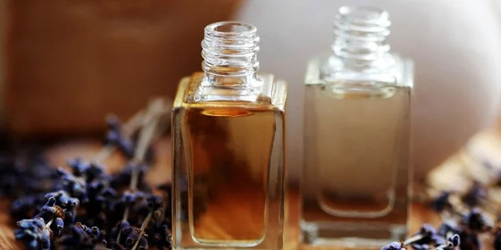 Tradičná thajská alebo aromaterapeutická olejová masáž pre pár či jednotlivca