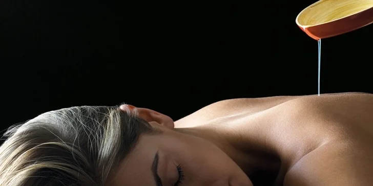 Tradičná thajská alebo aromaterapeutická olejová masáž pre pár či jednotlivca