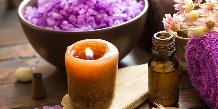 Tradičná thajská alebo aromaterapeutická olejová masáž pre pár či jednotlivca