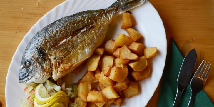 Grilovaná pražma a morský vlk alebo rebierka pre 2 osoby