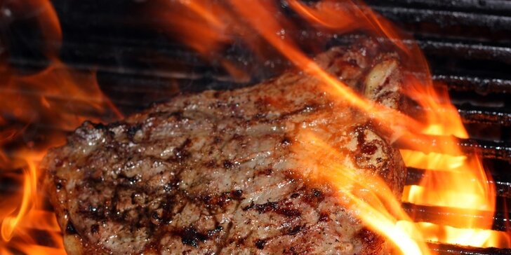 4,80 eur za poriadny kus mäsa pre každého labužníka v reštaurácii Bakchus v Košiciach! Príďte si pochutnať na steaku z bravčovej sviečkovice s bylinkovým maslom a prílohou so zľavou 50 %!