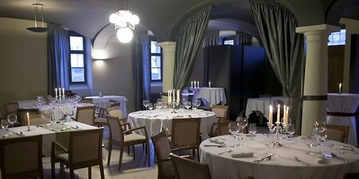 Trojchodová Silvestrovská večera v Hradnej Hviezde