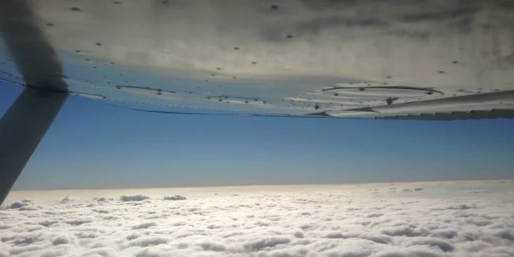 Vzrušujúci let lietadlom CESSNA 150 alebo CESSNA 172. Teraz špeciálne darčekové balíčky!