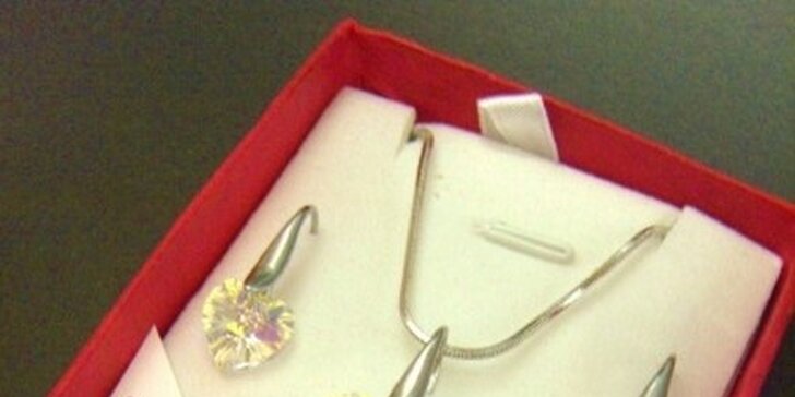 16,90 eur za luxusnú kolekciu SWAROVSKI ELEMENTS Hearts. Elegantné a originálne šperky - dokonalý darček pre každú ženu so zľavou 65%.