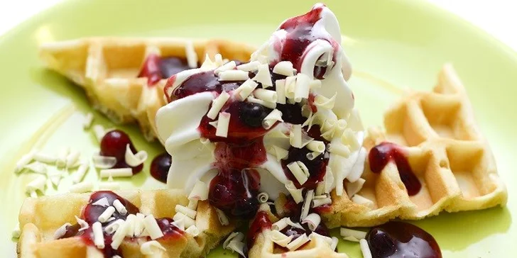 Domáce wafle s mrazeným jogurtom
